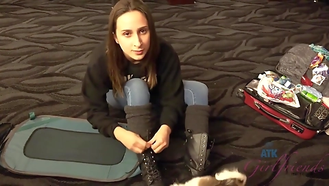 Milf gets fucked by three-ha requests