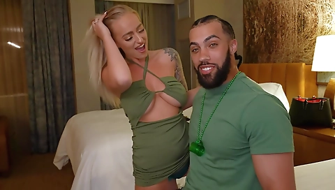 She's first time with a huge tits and jerseya