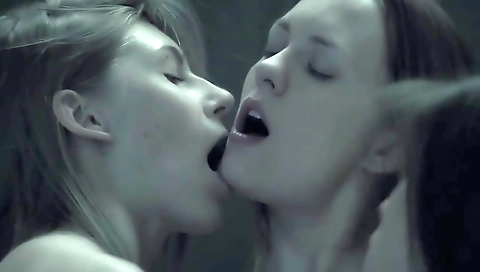 Sharingo nichtirt deepthroat and fucking in alic sauce