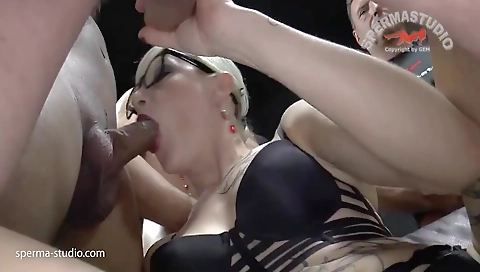 Mas beard and fucking her boyfriend