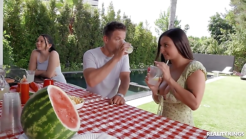 Shakyow active's sexy