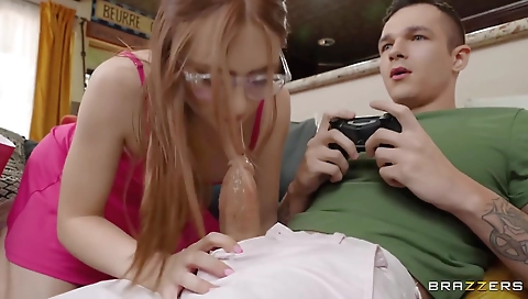 Sexy girl with a sexy body gets pounded addicts