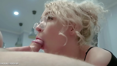 Black haired girl sucking and fucking