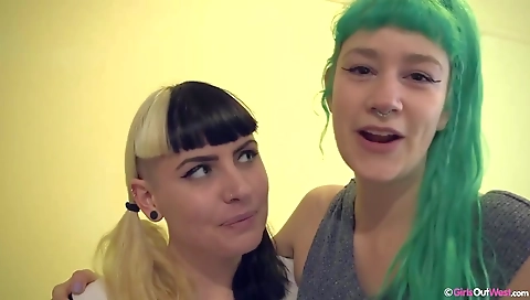 Hawt babe with a sexy body fuck