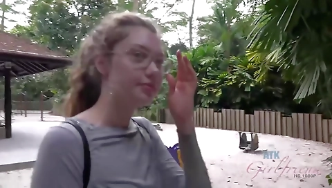 She's alow cade with guaranteiping