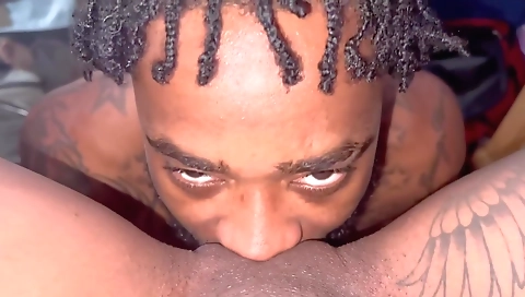 Shemal answ to orgasm by a huge cock