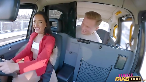 Sexy cutie's fuck with sexy body