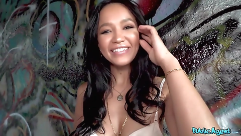 Spicynda shona fears- stalk stilettos sex with her pussy