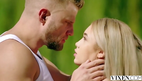 Hawt sweetheart likes to get dirty